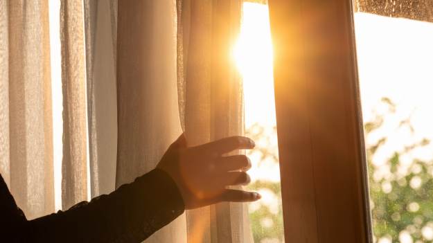 Śpisz przy otwartym oknie? Naukowcy sprawdzili,..