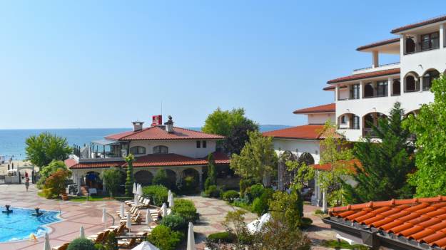 Ten kraj kusi rekordowo tanimi wakacjami all..